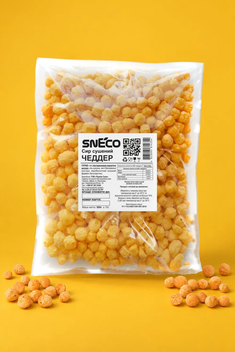 Сир сушений snEco "Чеддер", 500 г: упаковка і продукт