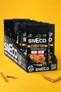 Сир сушений snEco "Сулугуні", 14г (25 упаковок) / Короб фірмовий ShowBox 01 Сир сушений snEco "Сулугуні", 14г (25 упаковок) / Короб фірмовий ShowBox: упаковка і продукт