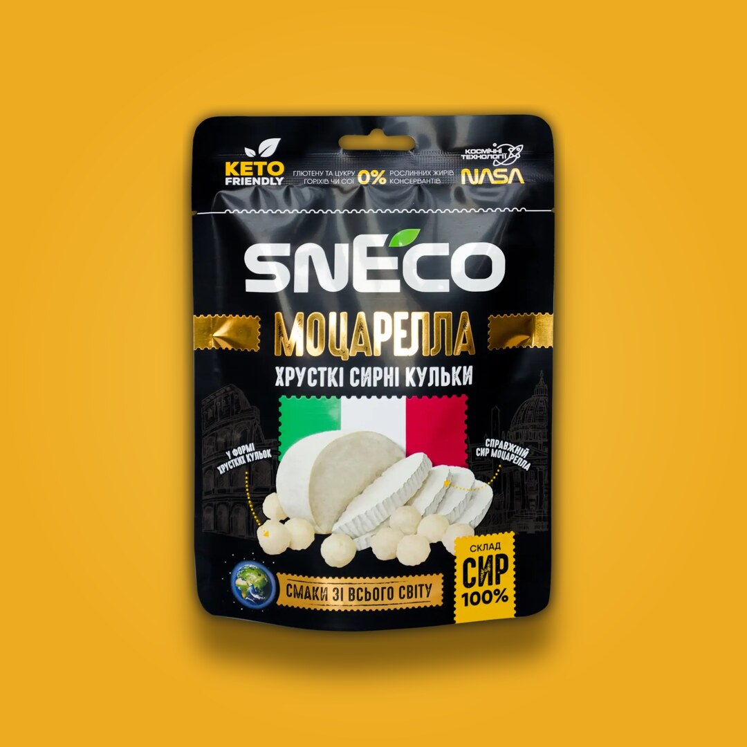 Пачка сушеного сиру snEco Моцарелла 28 г