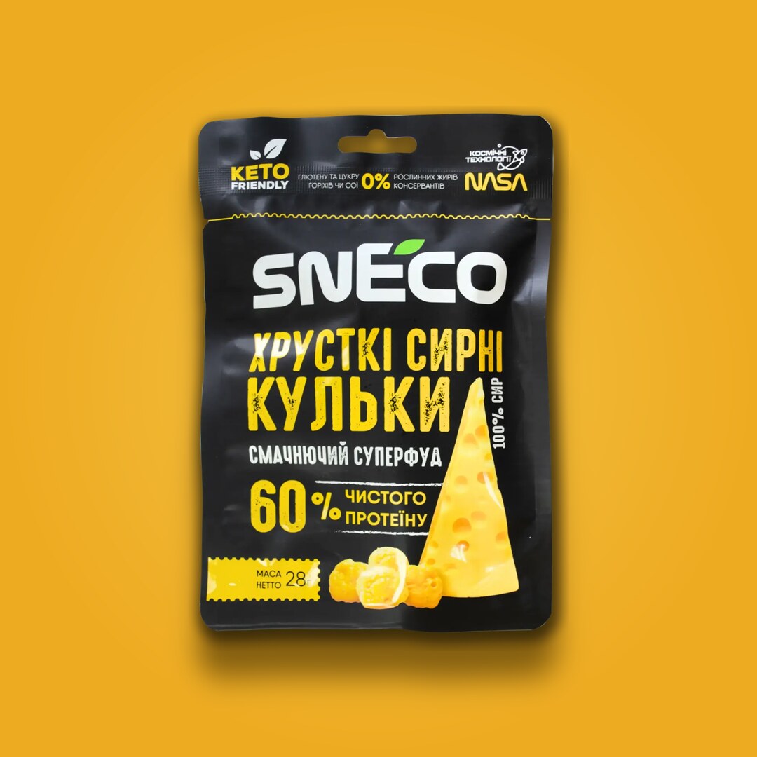 Пачка сушеного сиру snEco Суперфуд 28 г — 60 г білка і 4 г вуглеводів на 100 г